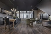 Penthouse Grand Executive Suite. 6 Bed, 3 Bath with Rooftop Private Deck!