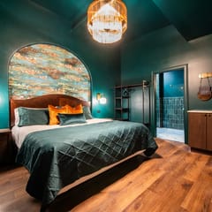 Hollyhock Suite 511: 1 bed/1 bath