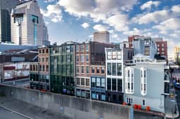 Main Street Farmhouse. City Retreat by Hollyhock