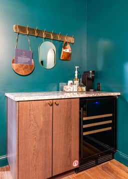 Hollyhock Suite 511: 1 bed/1 bath
