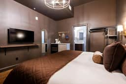 Hollyhock Suite 412: 1 bed/1 bath