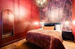 Hollyhock Suite 408: 2 beds/1 bath