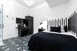 Hollyhock Suite 409: 1 bed/1 bath