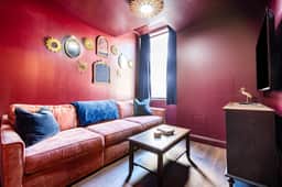 Hollyhock Suite 408: 2 beds/1 bath - Image 3