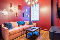 Hollyhock Suite 508: 2 beds/1 bath - Image 2