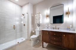 Hollyhock Suite 304: 1 Bed/1 Bath