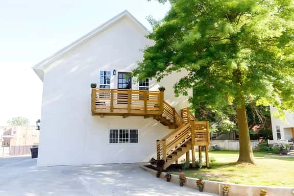 The Carriage House I Crescent Hill - Image 1