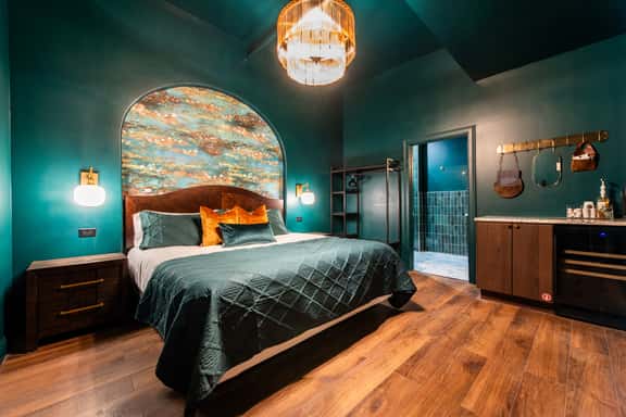 The Jade Lagoon Suite - Image 1