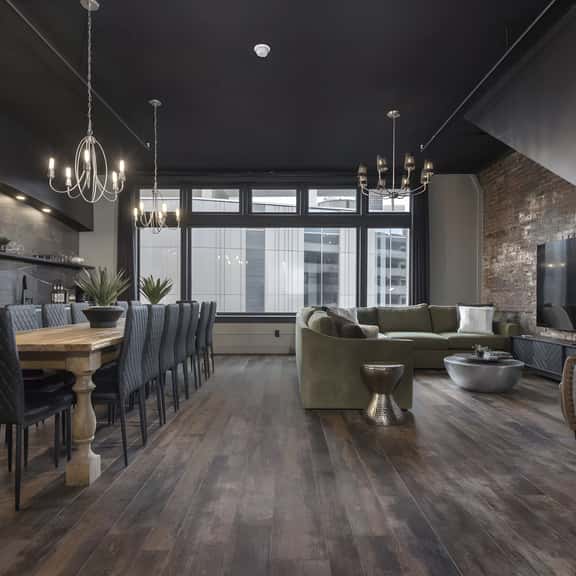 Penthouse Grand Executive Suite. 6 Bed, 3 Bath with Rooftop Private Deck! - Image 1