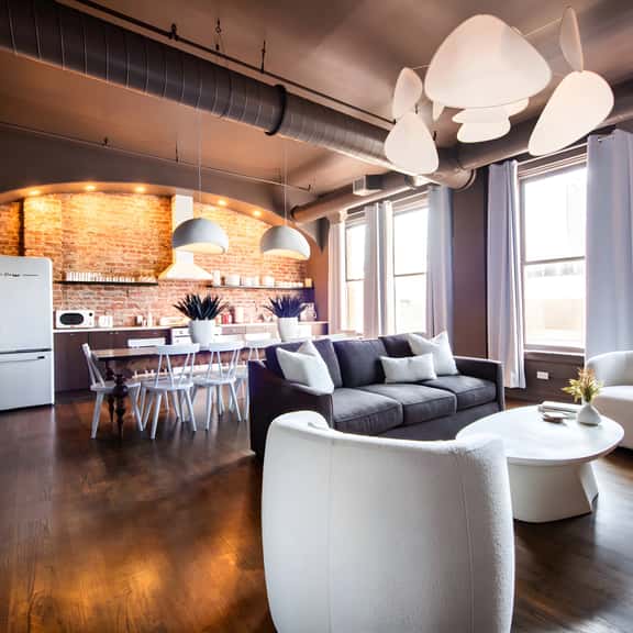 Hollyhock Suite 501: 4 bed/2 bath with soaking tub - Image 1