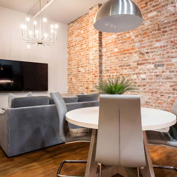 Hollyhock Suite 403: 2 bed/1 bath - Image 1