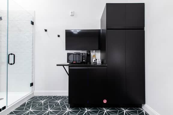 Hollyhock Suite 509: 1 bed/1 bath