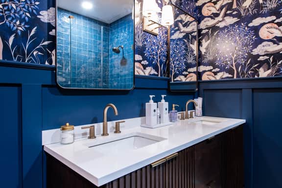 Hollyhock Suite 510: 2 beds/1 bath