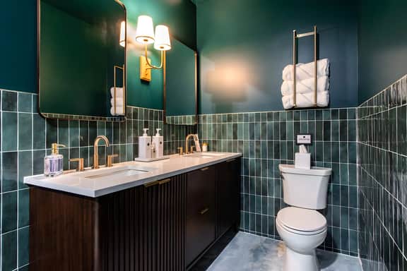 Hollyhock Suite 411: 1 bed/1 bath