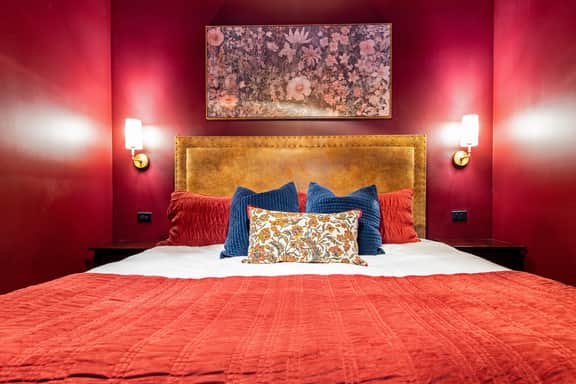 Hollyhock Suite 508: 2 beds/1 bath - Image 3
