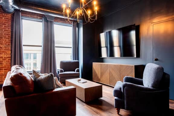 Hollyhock Suite 301: 4 Bed/2 Bath