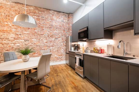 Hollyhock Suite 303: 2 Bed/1 Bath