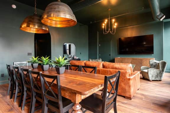 Hollyhock Suite 302: 4 Bed/2 Bath