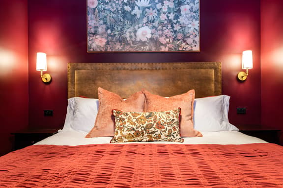 Hollyhock Suite 508: 2 beds/1 bath