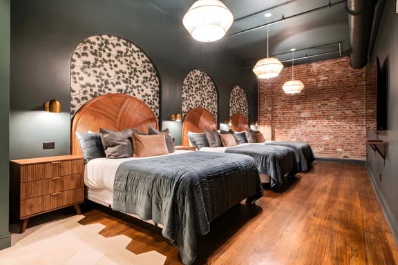 Hollyhock Suite 404: 1 bed/1 bath