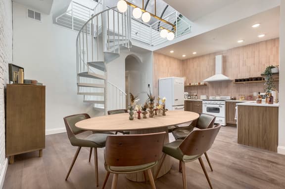 Skyline Bourbon Loft. 5 Bed, 2 Bath Suite.