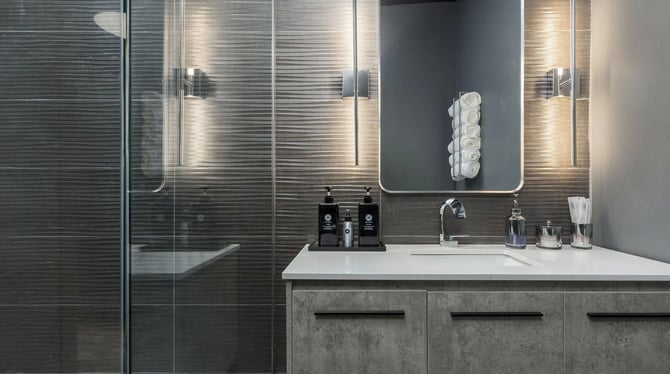 Discover Hollyhock Suites: Louisville's Premier Luxury Group Accommodations!